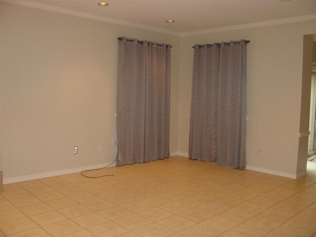 Foto del edificio - 6320 N 1st St