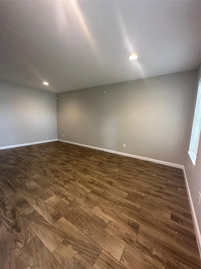 Foto del edificio - 10004 Westview Dr