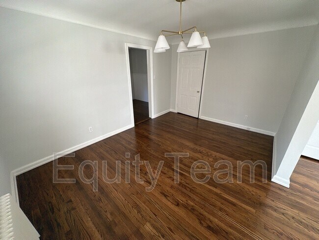 Building Photo - 6427 Montgomery Rd