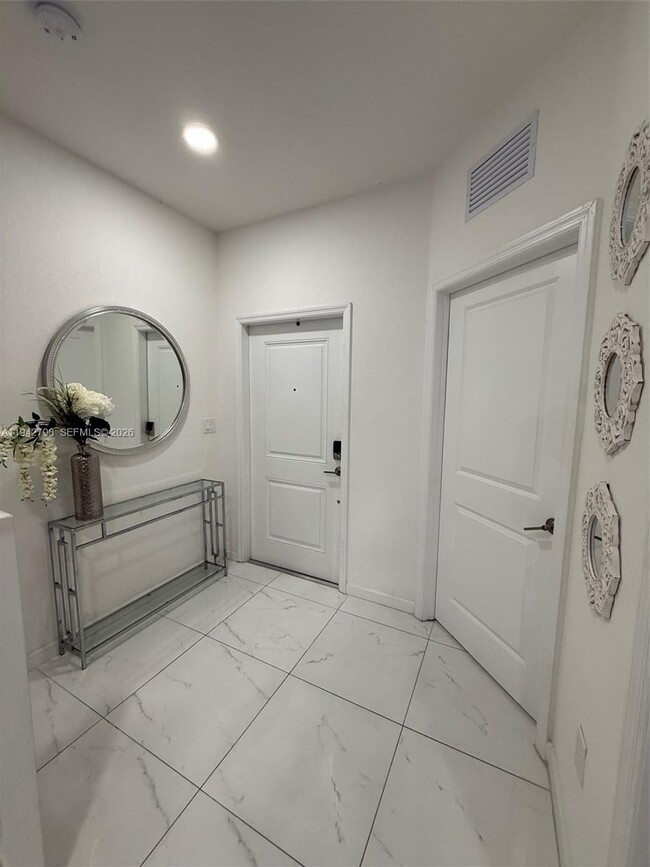 Building Photo - 21432 NE 2nd Path