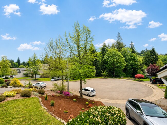 Foto del edificio - Rare First-Time Rental | Spacious 5BR + Office Cul-de-Sac Home Backing to Nature