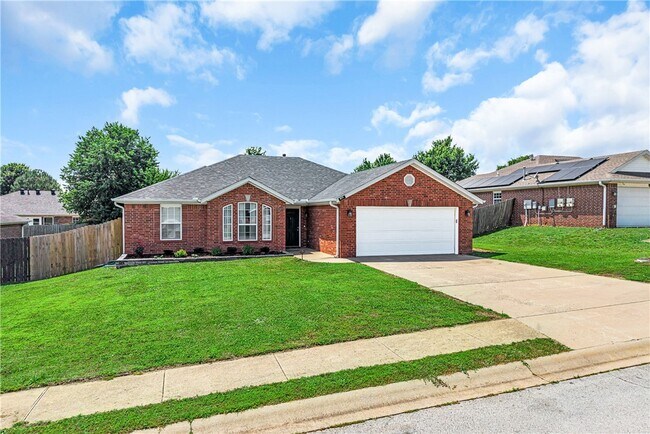 Foto del edificio - 511 Dewberry Ln