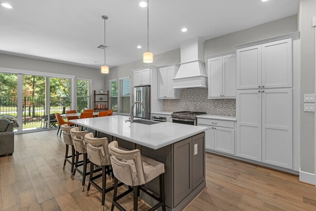 Building Photo - 11 Thorpe Ln