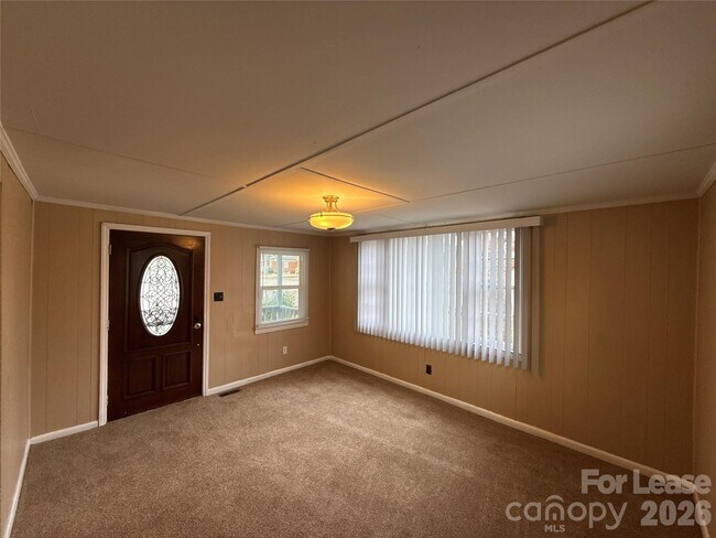 Building Photo - 3131 Seymour Dr