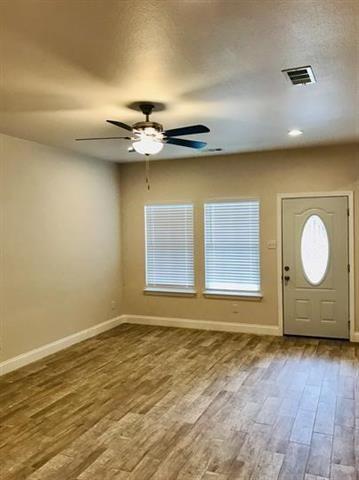 Foto del edificio - 2812 Bourland St