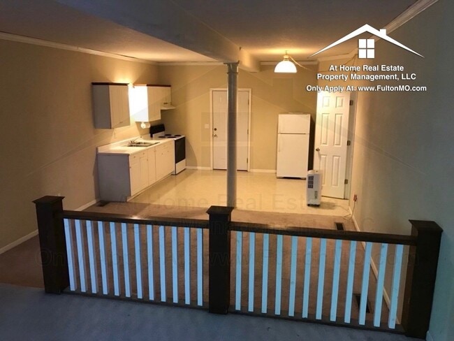 Building Photo - 808 Center St