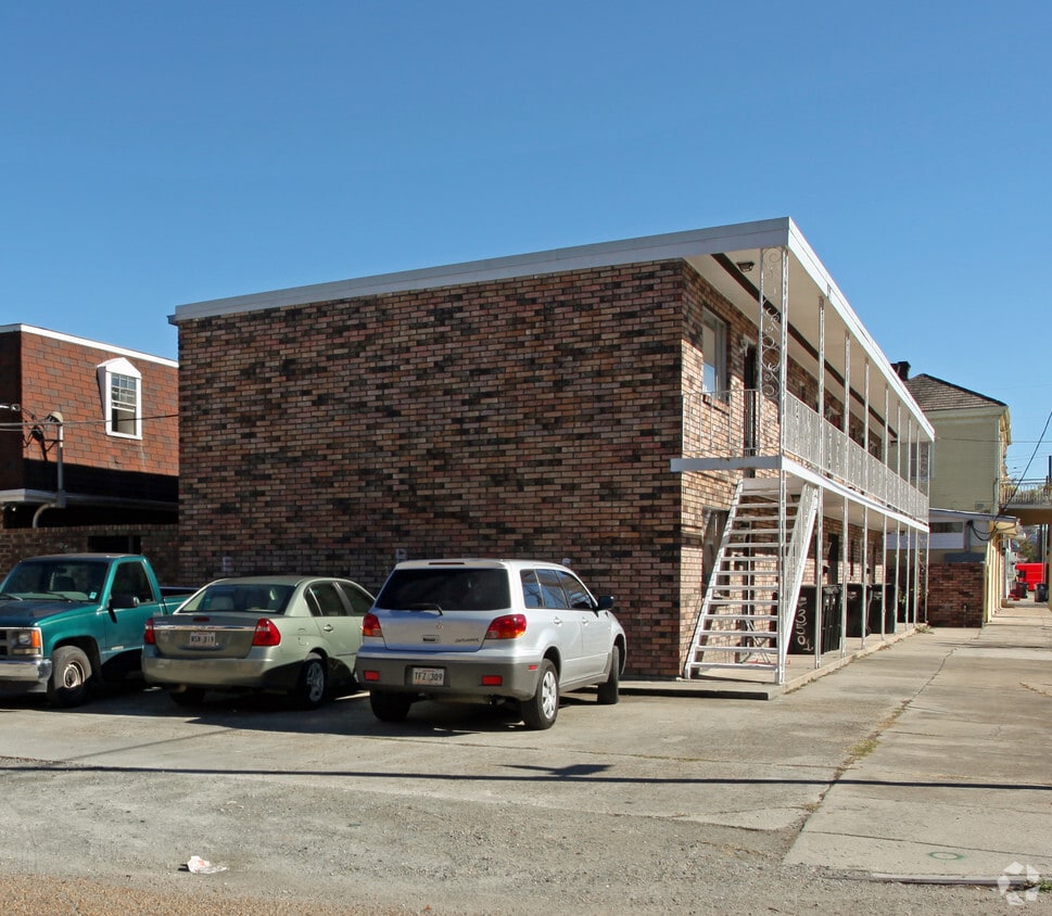 Primary Photo - 3501-3511 Royal St