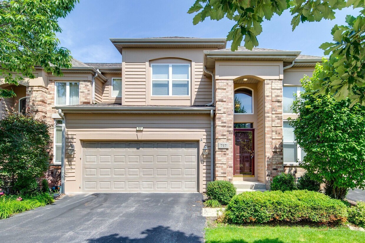 Foto principal - 717 Sarah Ln