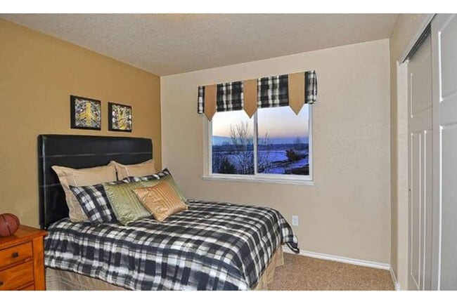 Building Photo - 2121 Saison St