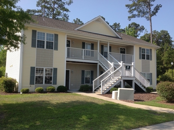 Holton Place Apartments in Wilmington, NC