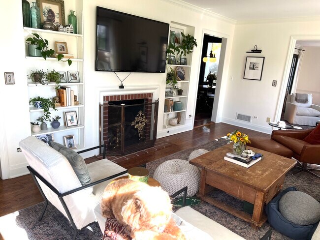 Foto del edificio - 1641 Ravine Ln