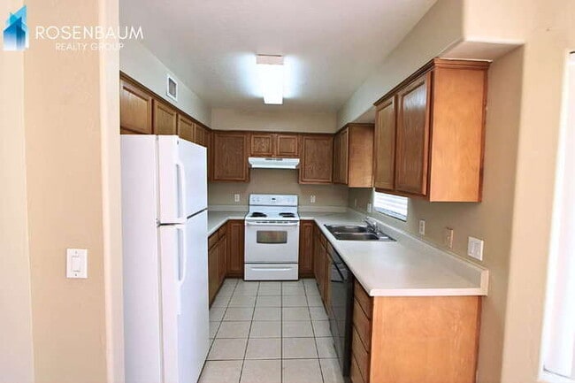 Building Photo - 15547 S Moon Valley Rd