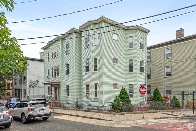 Building Photo - 105 Walnut St