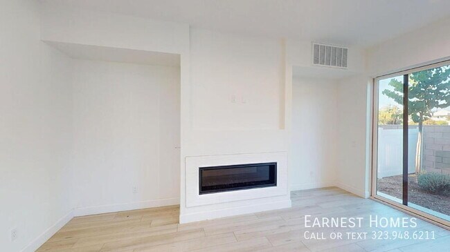 Foto del edificio - 8444 Camelia Ct