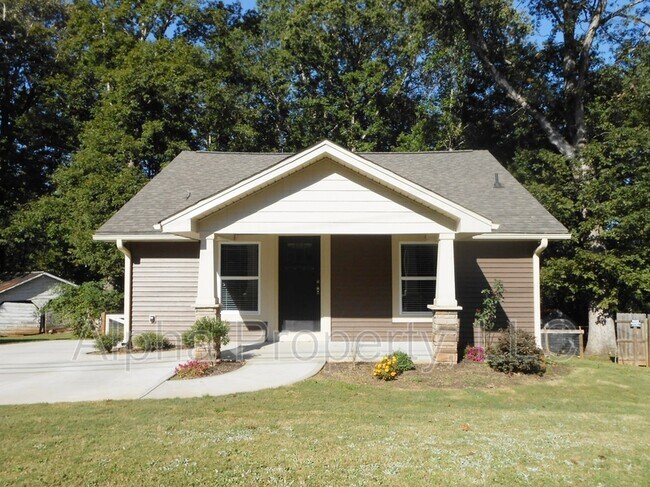 Foto del edificio - 111 Tubbs Mountain Rd
