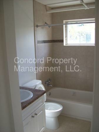 Building Photo - 728 Tequesta St