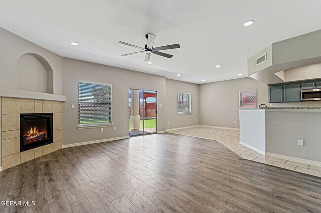 Building Photo - 14326 Smokey Point Dr