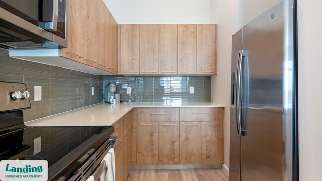 Building Photo - 5256 International Dr