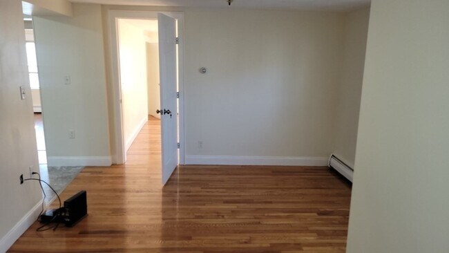 Building Photo - 50 Jewett St