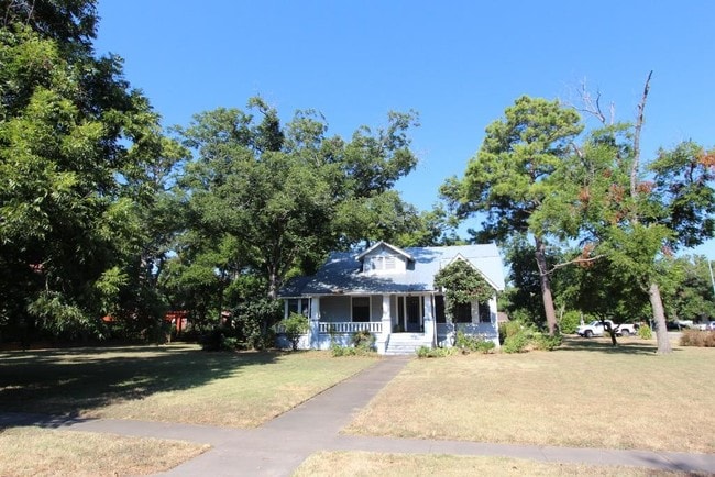 Building Photo - 1706 Pecan St