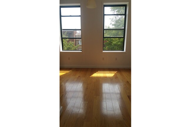 Foto del edificio - 457 Jefferson Ave