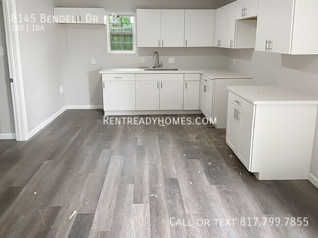 Building Photo - 8145 Bendell Dr
