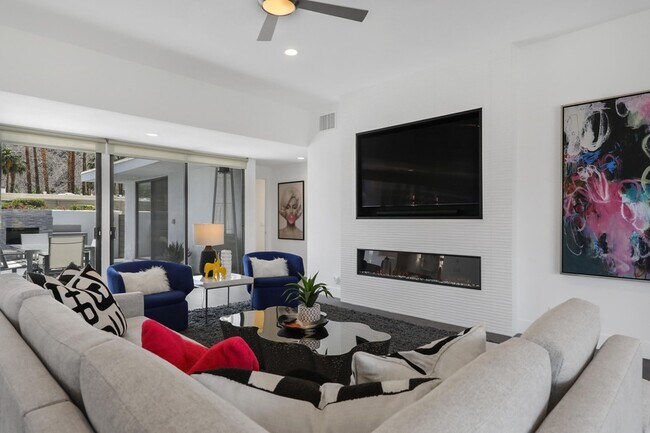 Foto del edificio - 76770 Lark Dr