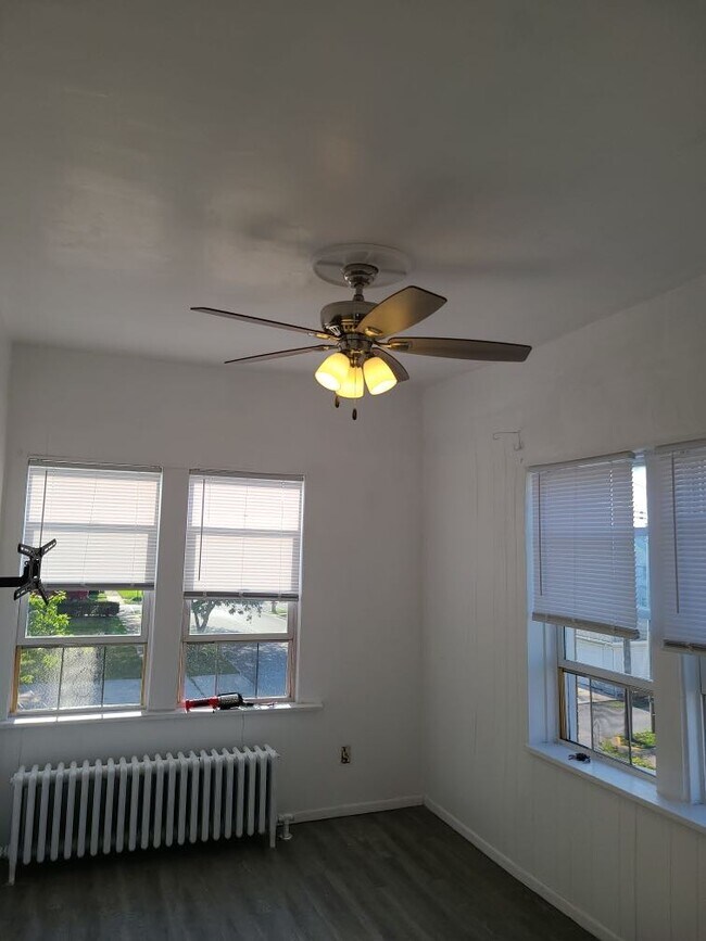 1704 Atchison Ave Unit 2B, Whiting, IN 46394 Apartments in Whiting