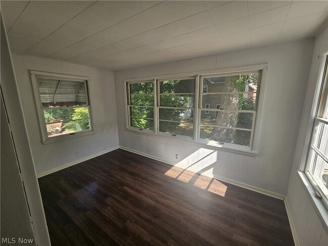 Building Photo - 3709 Woodridge Rd