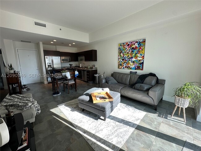 Building Photo - 951 Brickell Ave