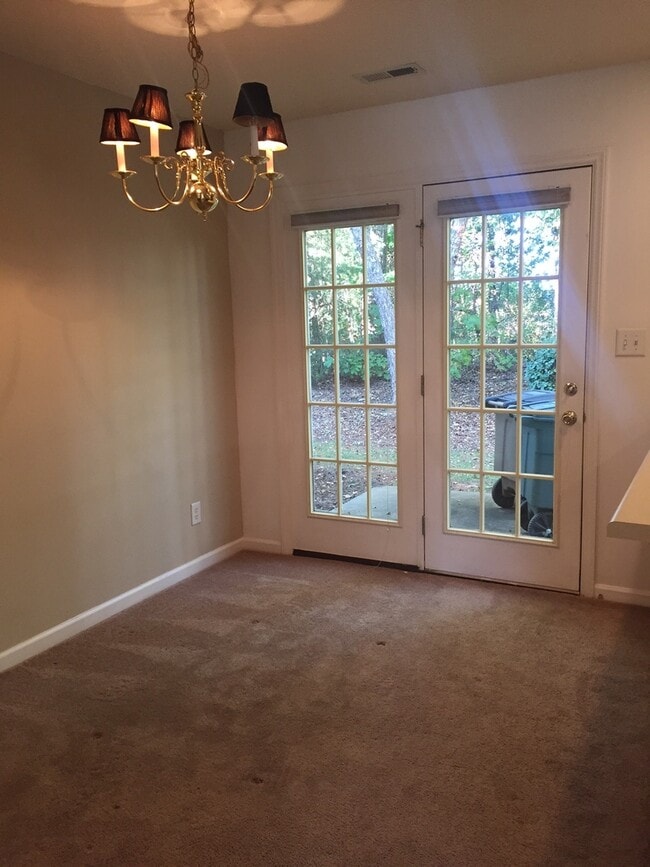 Foto del edificio - 3 Bed 2 Bath Townhome Available