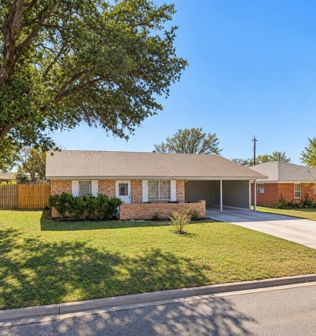 Building Photo - 109 Norwood Dr