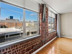 Building Photo - 800 Peachtree St NE