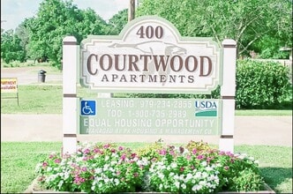 Building Photo - 400 Austin Rd