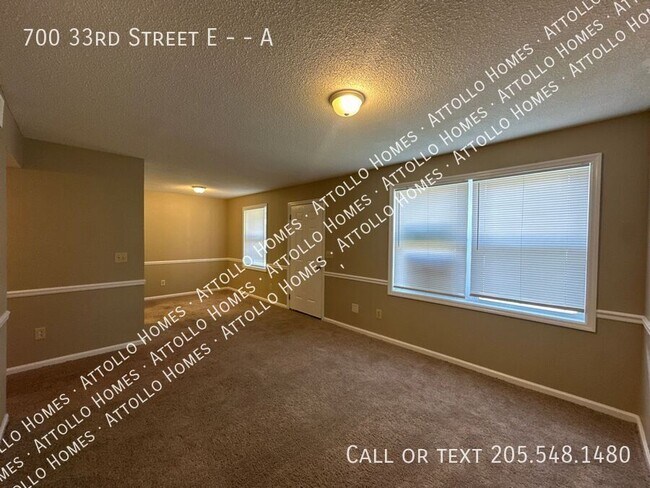 Building Photo - 700 E 33rd St