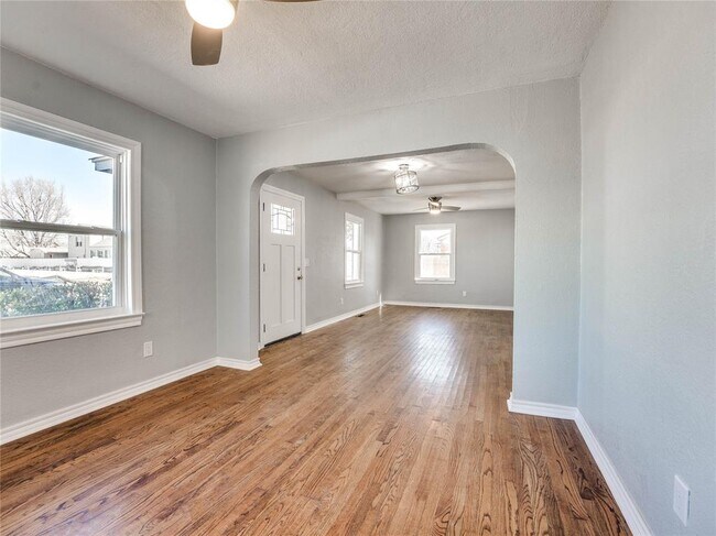 Building Photo - 228 W Fairchild Dr