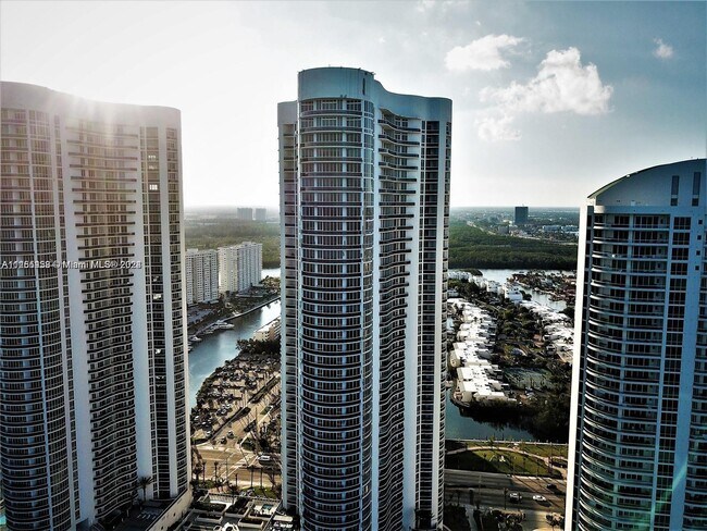 Foto del edificio - 16001 Collins Ave