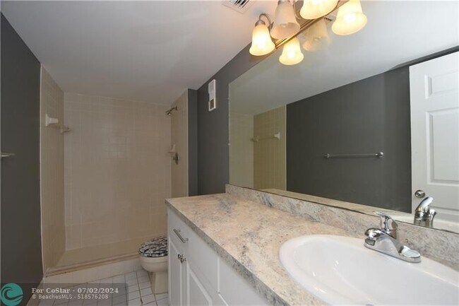 Building Photo - 2226 N Cypress Bend Dr