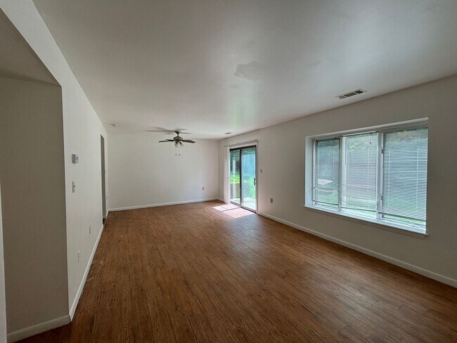 Foto del edificio - 3 Bedroom 2.5 Bath Townhouse