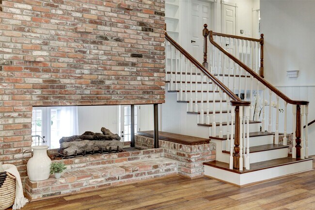 Foto del edificio - 4135 Breakwood Dr