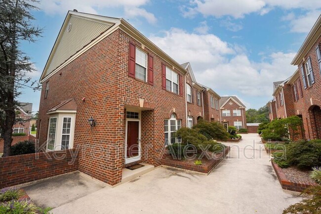 Building Photo - 6100 Madison Pointe Ct