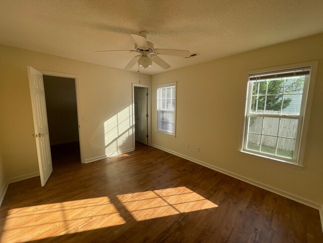Building Photo - Whitney Pines 4 Bedroom