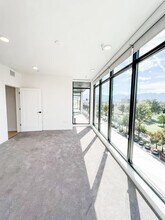 Building Photo - Olive