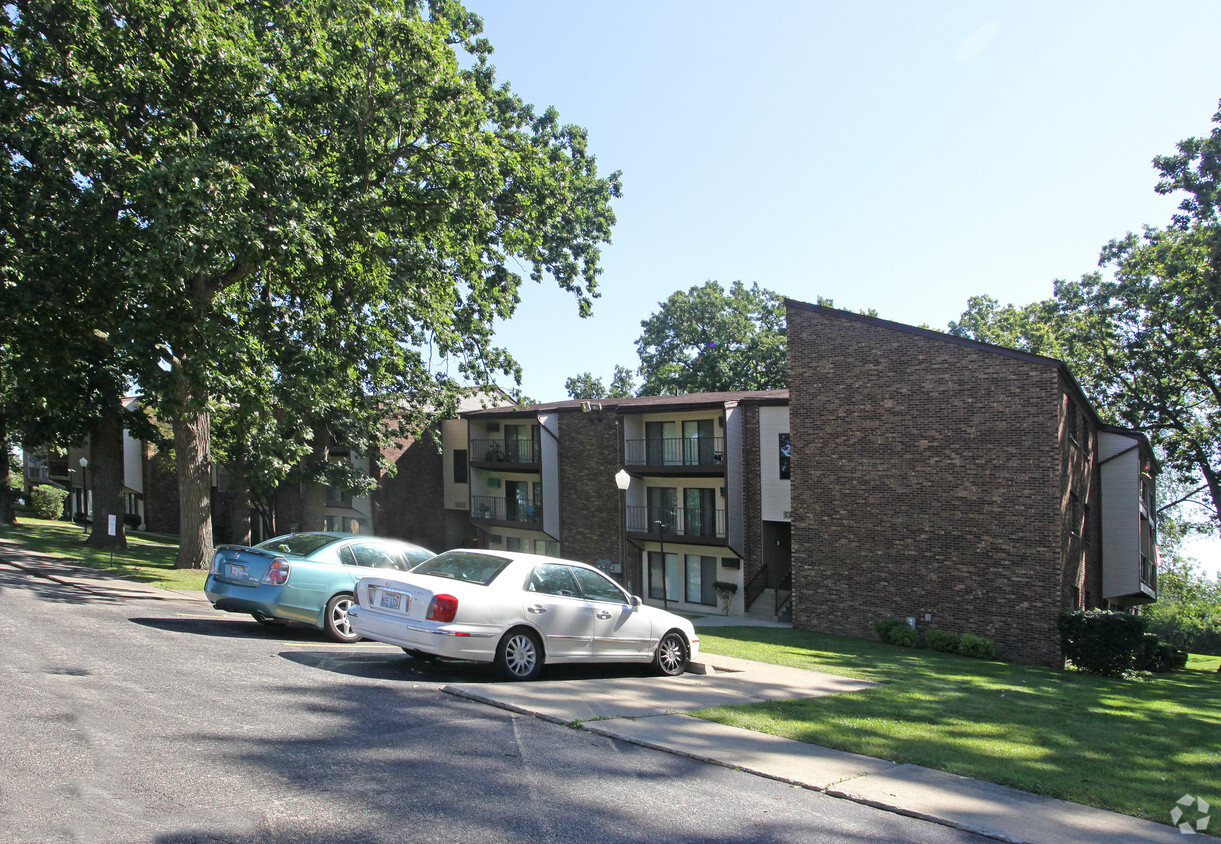 Primary Photo - Sherwood Apartments