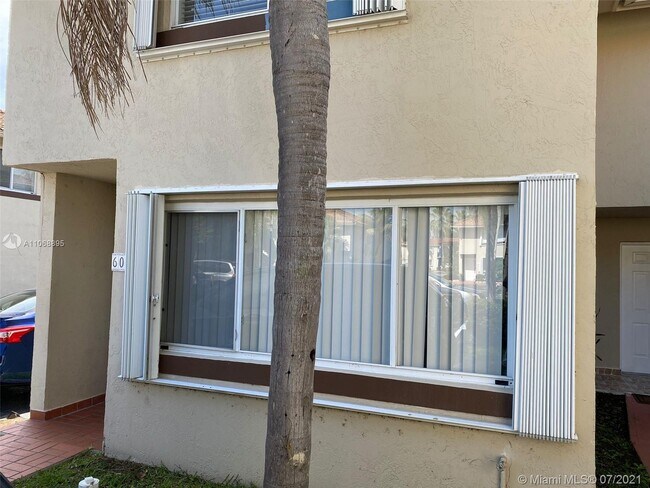 Foto del edificio - 531 NW 82nd Ave 601 Miami Fl 33126