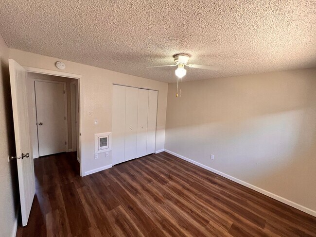 Foto del edificio - 200 E Park St