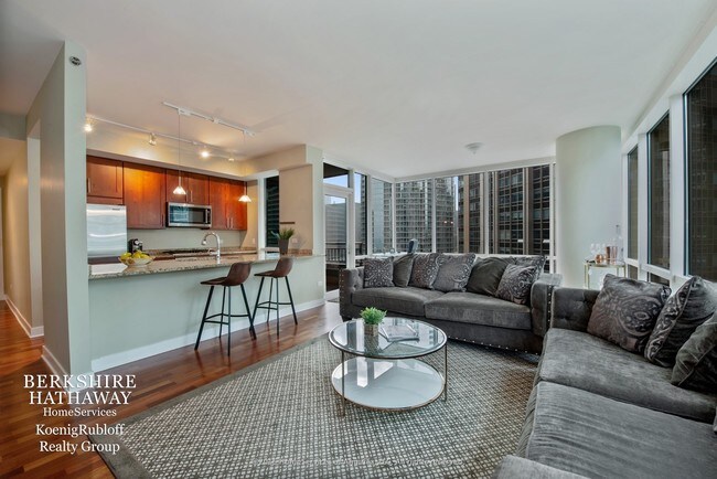 Building Photo - 505 N McClurg Ct