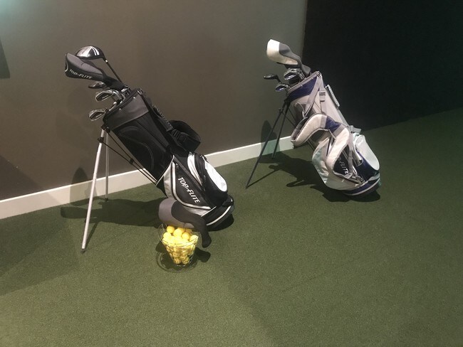 Sala de golf - Edge on 4