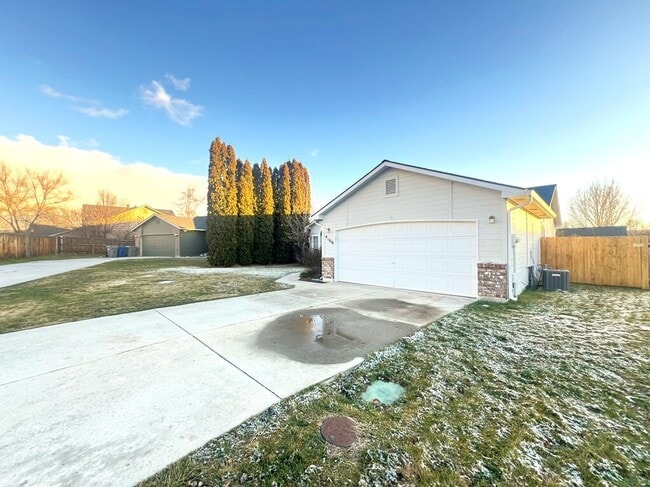 Foto del edificio - 4160 E Carnation Ct