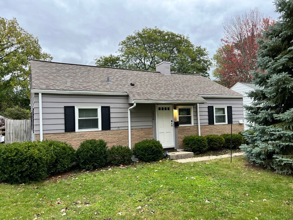 Primary Photo - 3536 N 95th St